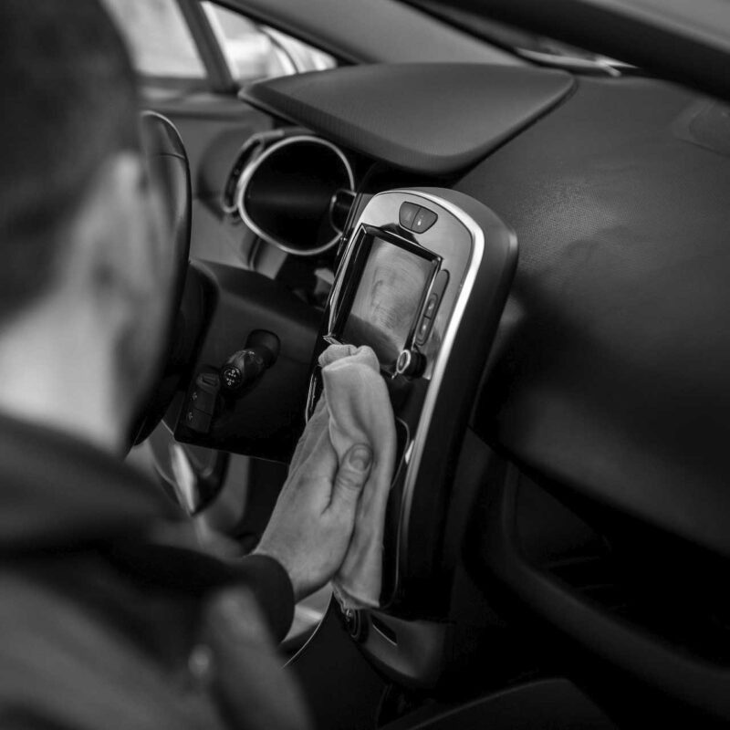 Fahrzeug-Innenraum Desinfektion und Reinigung in Pforzheim - Hochglanz Professionelle Fahrzeugpflege in Pforzheim