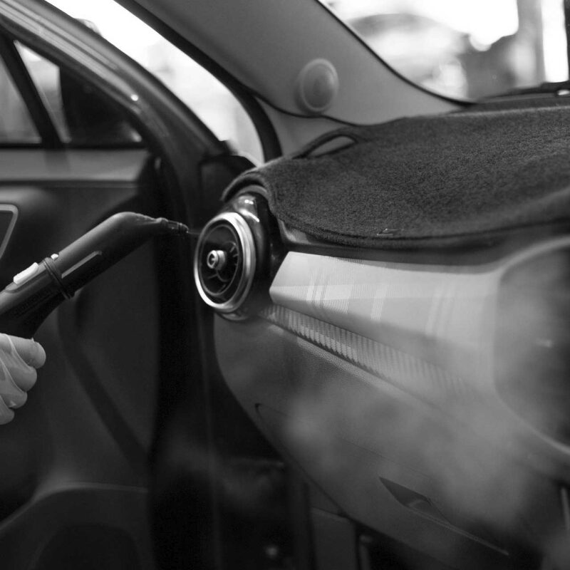 Trockendampf Innenreinigung in Pforzheim - Hochglanz Professionelle Fahrzeugpflege in Pforzheim