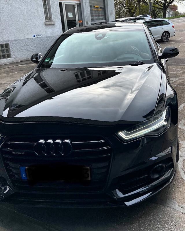 Dieser schöne Audi hat natürlich eine schonende Handwäsche, sowie eine 3 Stufige Lackaufbereitung bekommen und wurde anschließen mit unseren bewährten Swissvax Produkten versiegelt.

#swissvaxofficial #swissvax #fahrzeugaufbereitung #fahrzeugpflege #autopflege #detailing #autoaufbereitung #aufbereitung #polieren #carwash ### #sche #autoreinigung  #versiegelung #kfzaufbereitung #innenreinigung #lackpflege #fahrzeugreinigung #lackaufbereitung #detailingworld #autodetailing #car #lackversiegelung #autowaschen #autopflegeprodukte